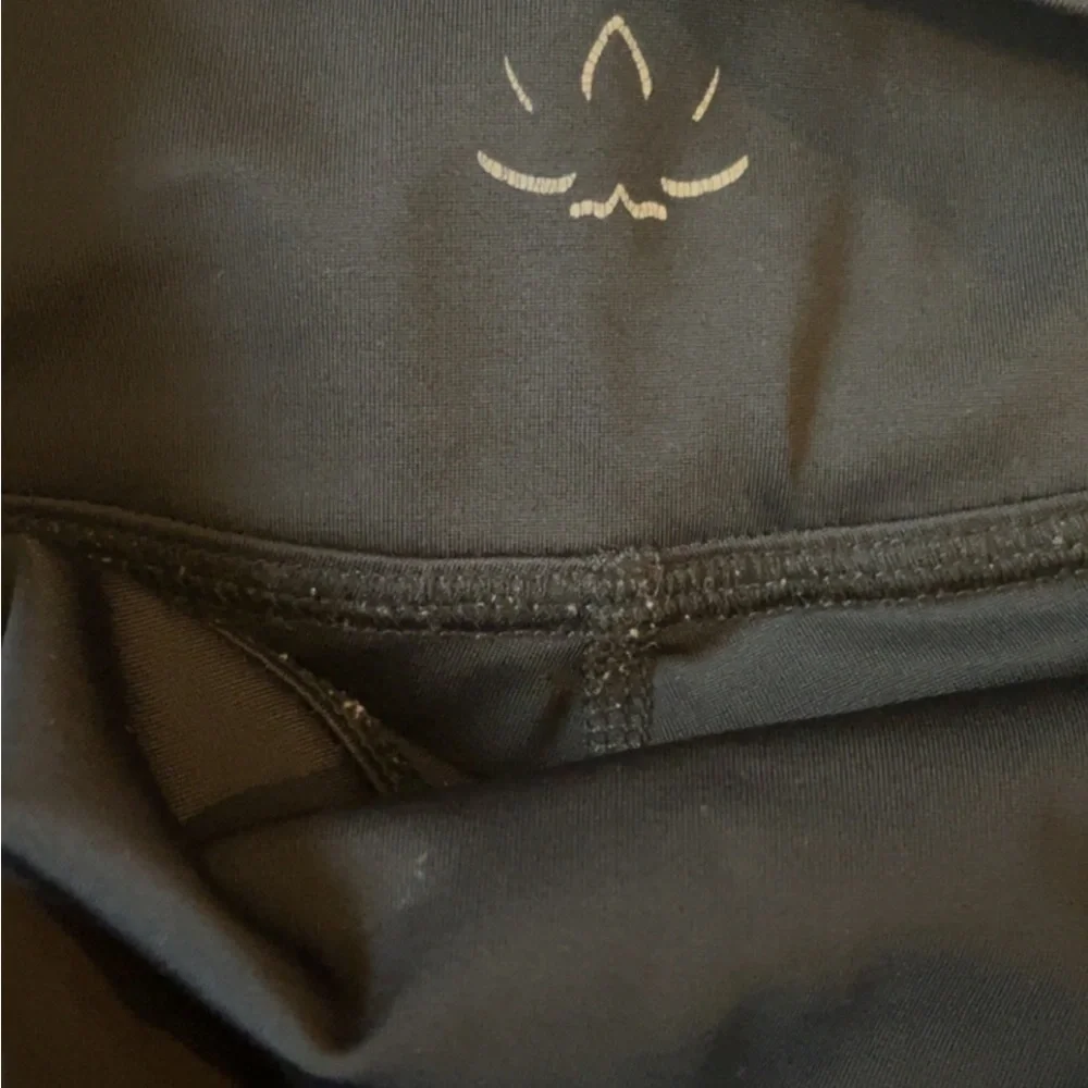 BEYOND YOGA BLACK LEGGINGS